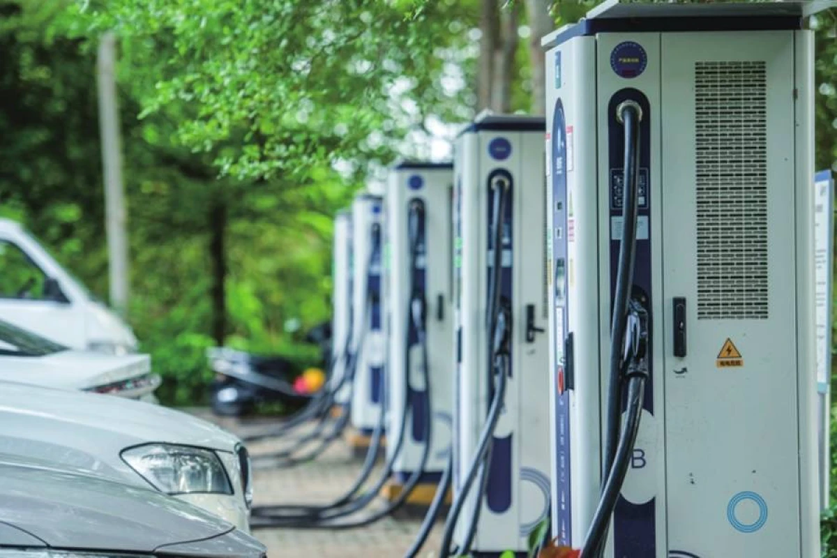 Çin 28 milyon enerji doldurma məntəqəsi quracaq
