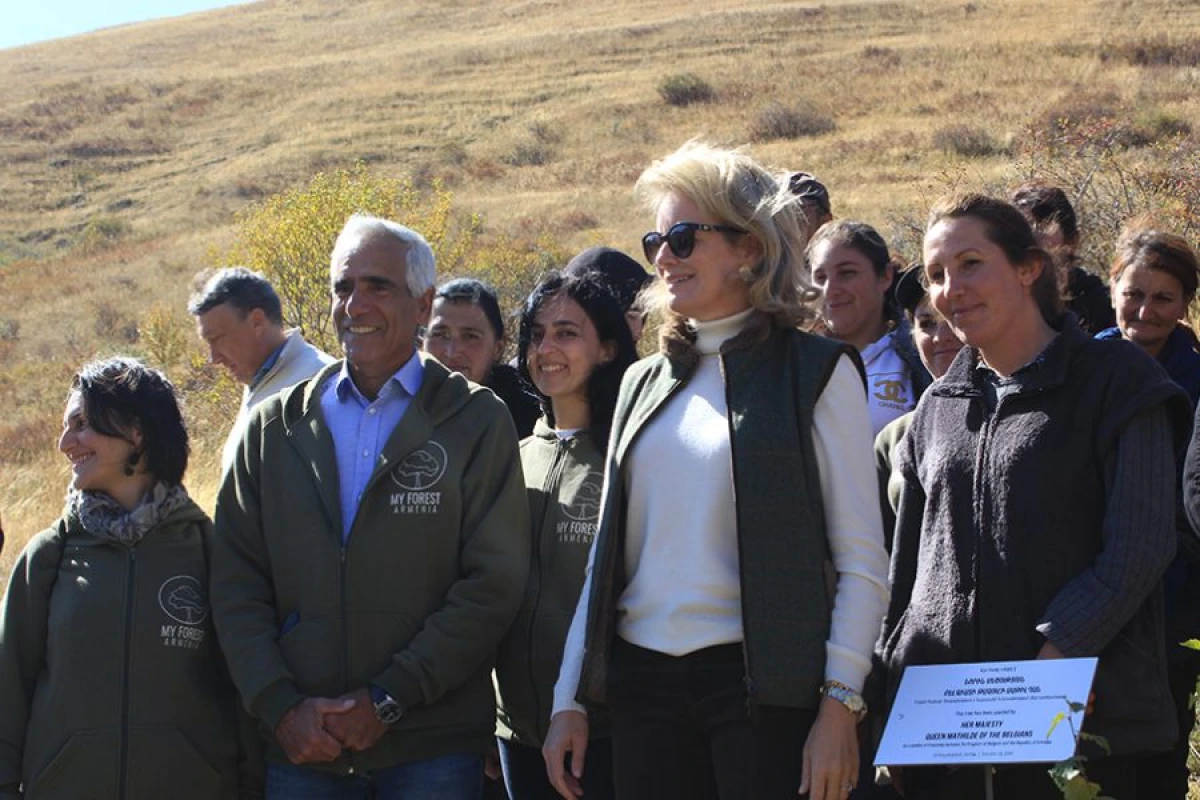 Belçika Kraliçası Ermənistana səfər etdi