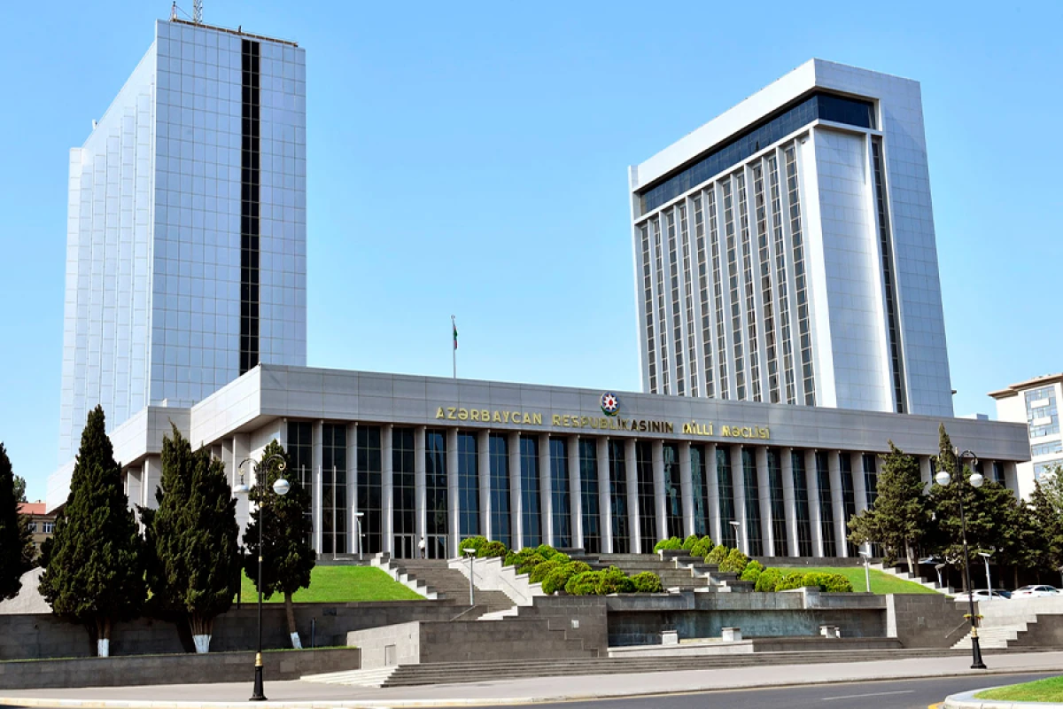 Milli Məclisin iclası başladı