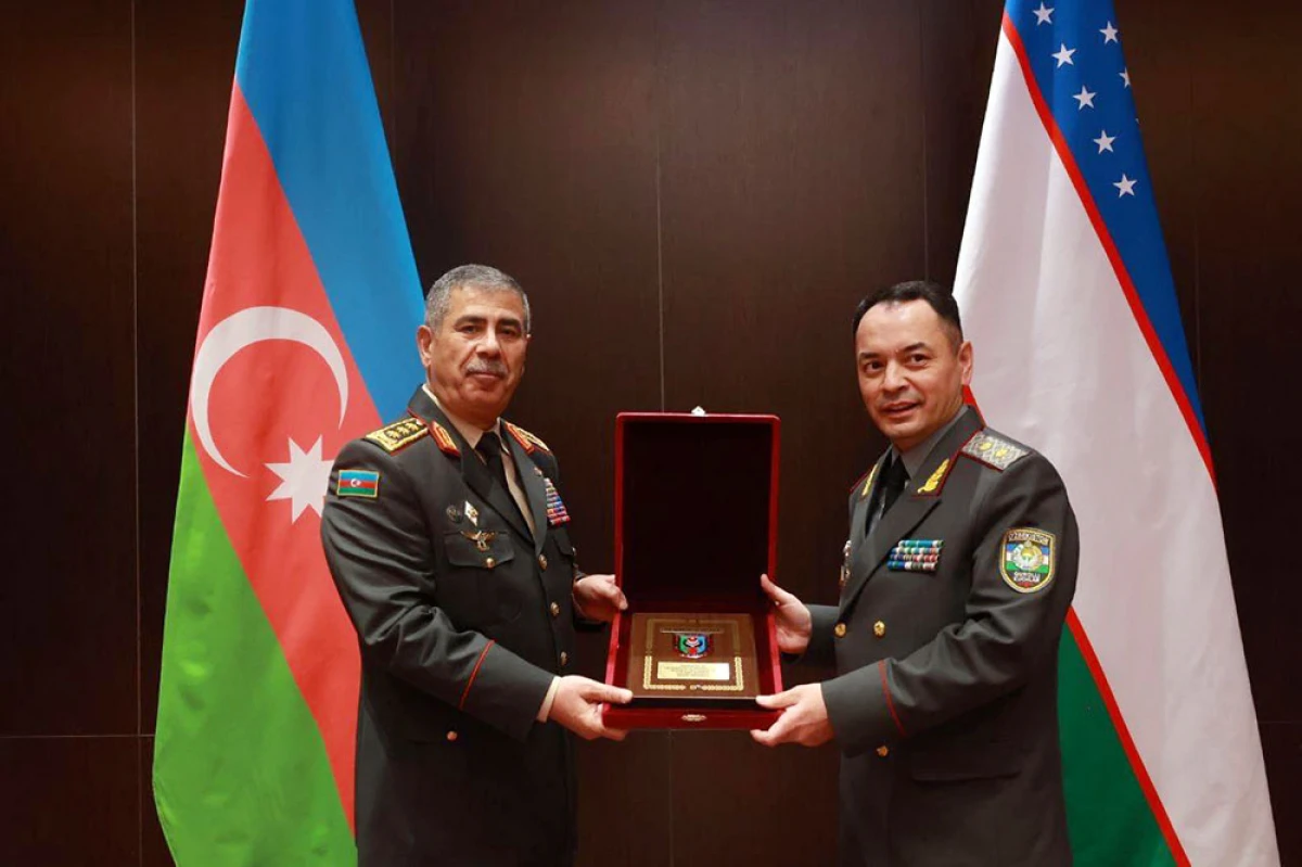 Azərbaycan müdafiə naziri Özbəkistana səfər etdi — 2