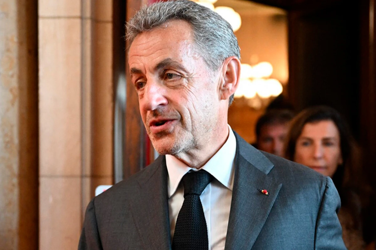 Nikola Sarkozi həbsxanaya aparıldı