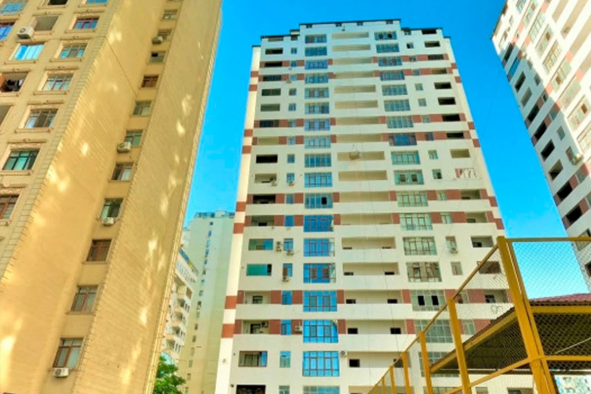 "Pulun azdı, qarajda yaşa" – Bakıda yeni yaşayış kompleksinin qalmaqallı konsepsiyası