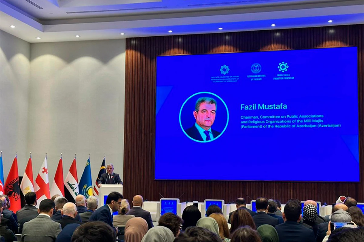 Fazil Mustafa: “Yanlış izahlar İslam cəmiyyətlərini elmi tərəqqidən geri salıb”