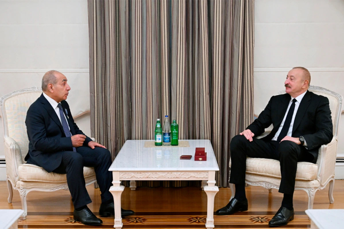 Prezident  Yaqub Eyyubova “İstiqlal” ordenini təqdim etdi
