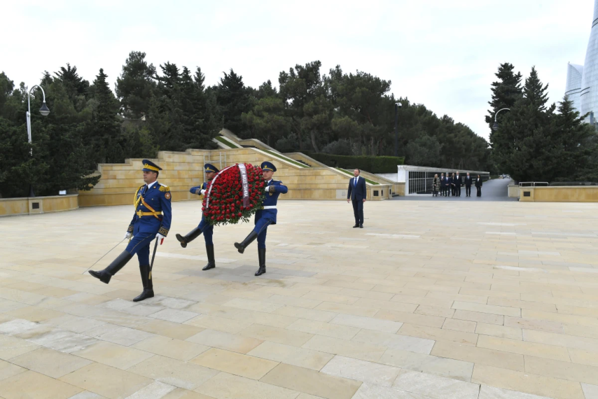 Estoniyanın xarici işlər naziri Bakıda şəhidlərin xatirəsini andı — 4