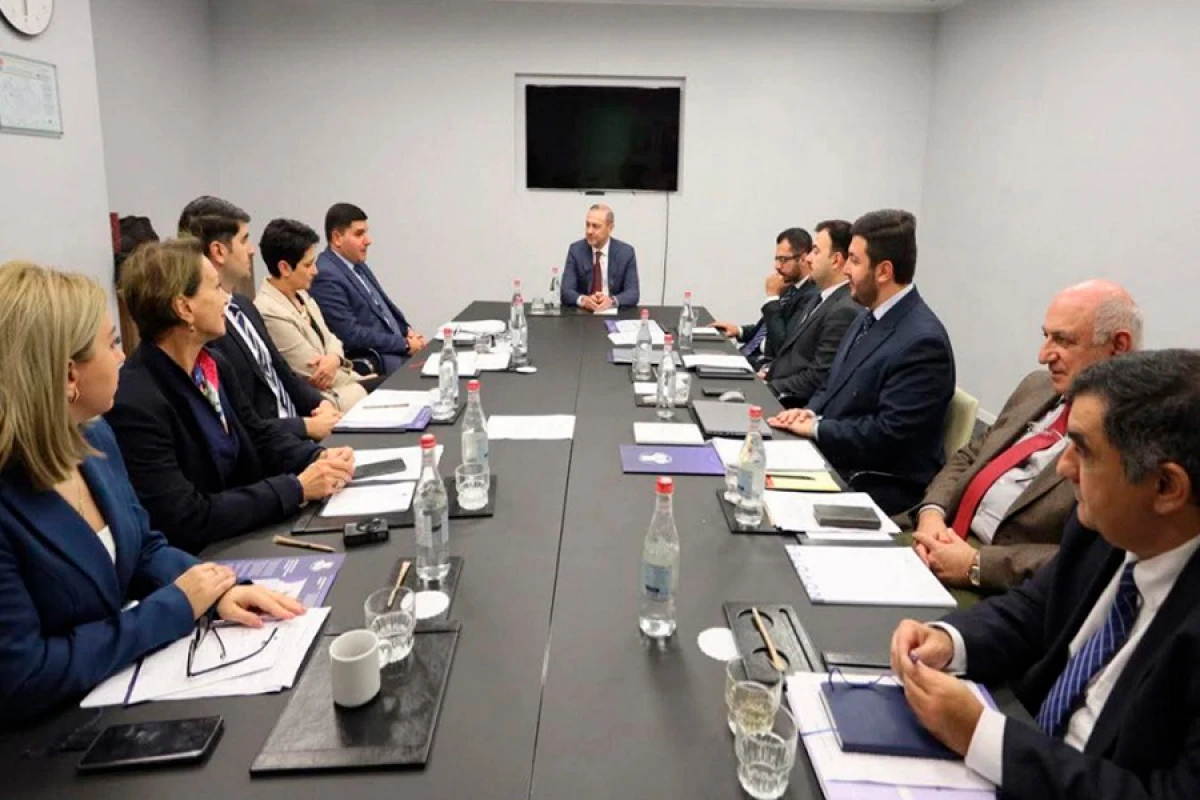 İrəvanda Ermənistan və Azərbaycan nümayəndələri arasında dəyirmi masa keçirildi