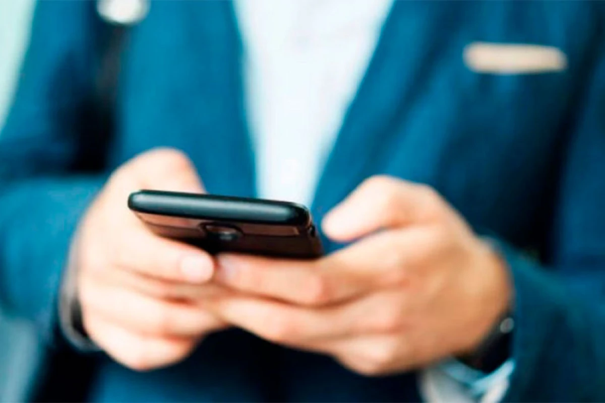 Azərbaycana gətirilən 1 ədəddən artıq mobil telefonlara 100 manat aksiz vergisi tətbiq ediləcək