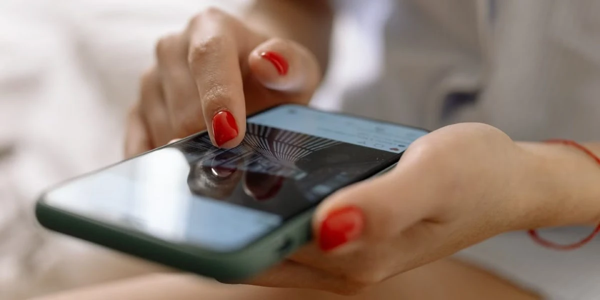 Smartfon asılılığından qurtulmaq üçün  unikal üsul