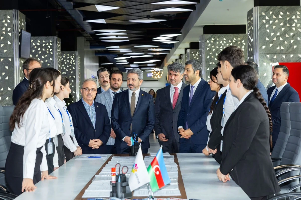 Türkiyəli nazir müavini "ASAN xidmət"də — 4