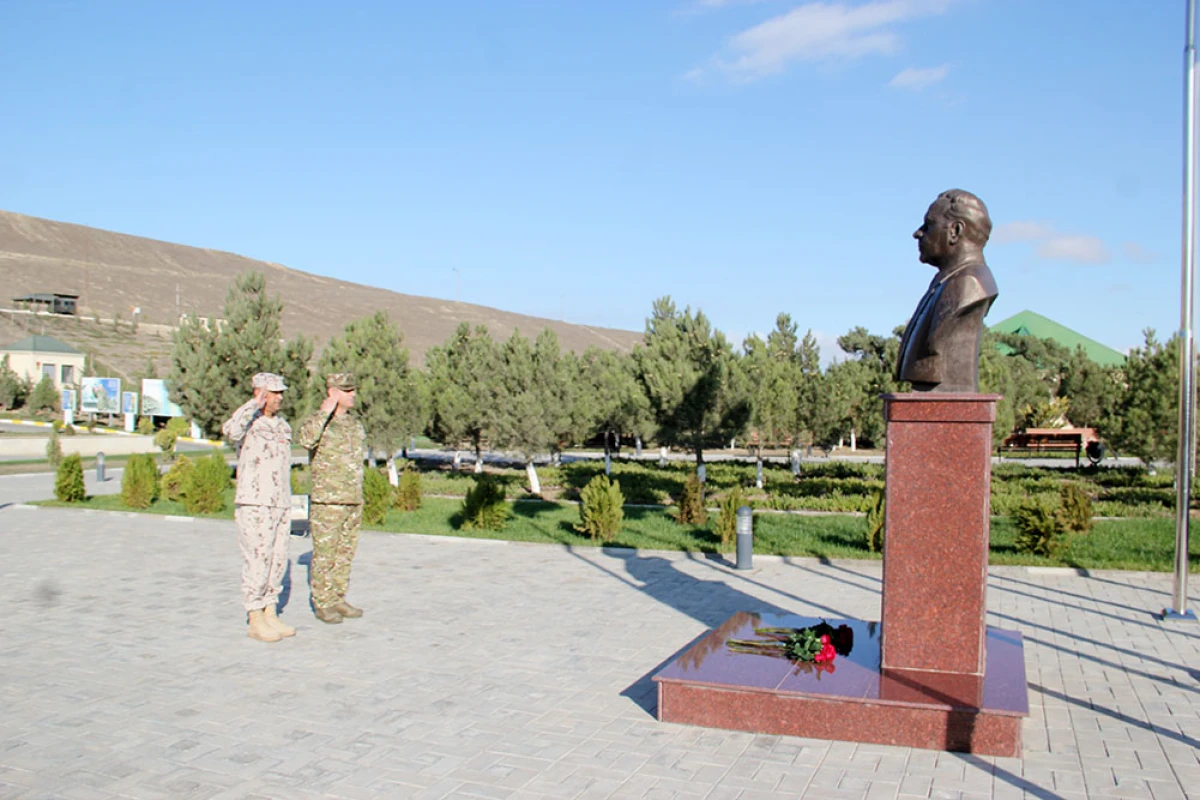 BƏƏ Xüsusi Əməliyyatlar Qüvvələrinin komandanı ölkəmizə səfər etdi — 4