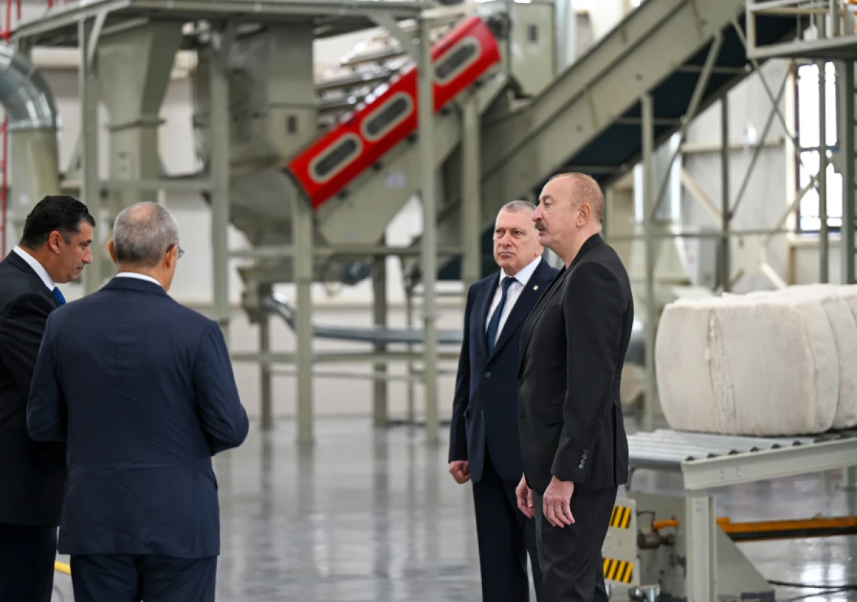 Prezident İlham Əliyev Sabirabadda pambıq emalı zavodunun fəaliyyəti ilə tanış oldu — 6