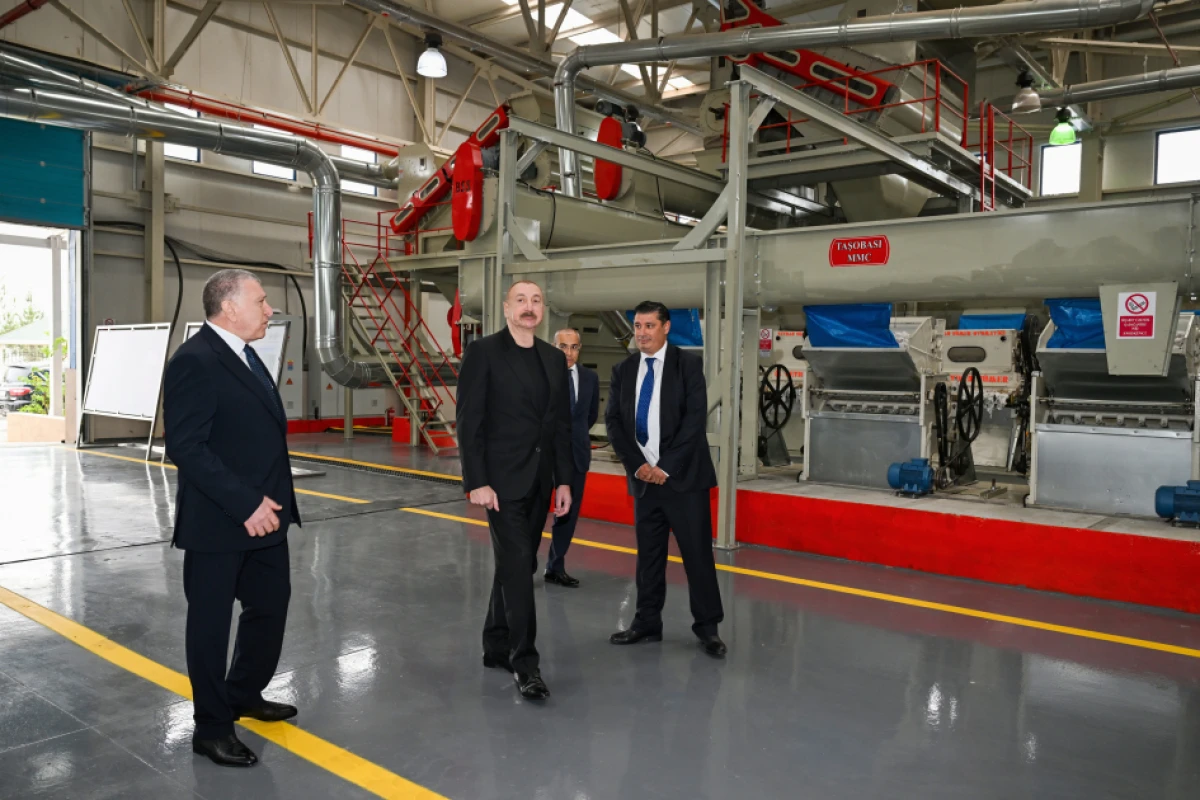 Prezident İlham Əliyev Sabirabadda pambıq emalı zavodunun fəaliyyəti ilə tanış oldu — 8