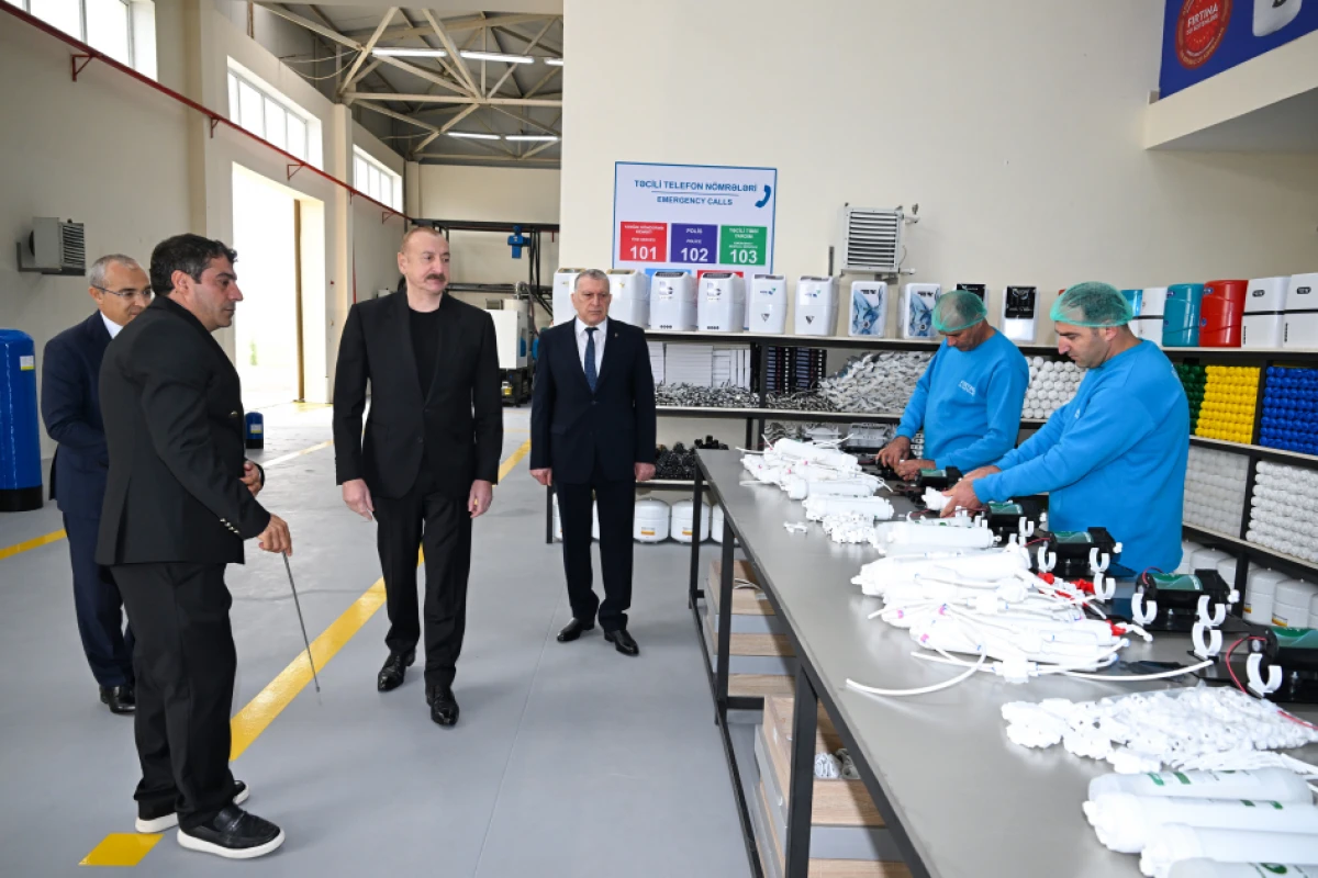İlham Əliyev Sabirabadda su filtrlərinin istehsalı müəssisəsinin fəaliyyəti ilə tanış oldu — 9