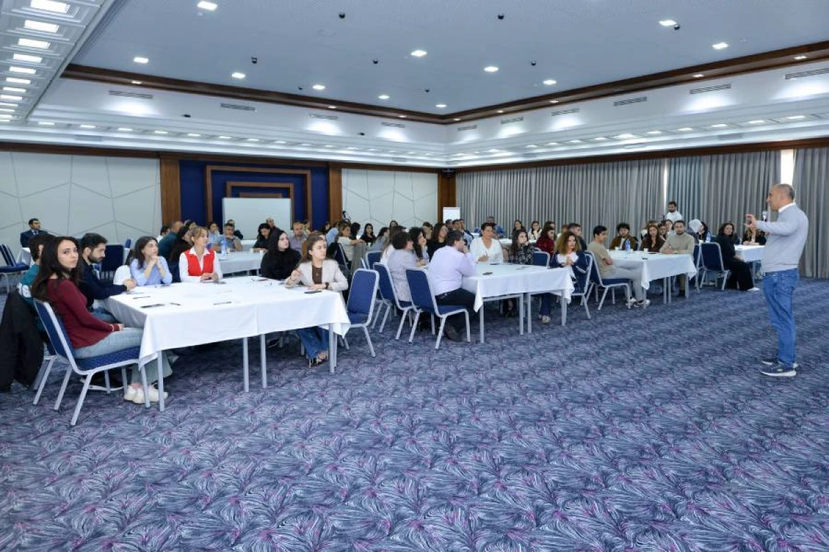 “Elm və təhsil yeniliklərinin media təqdimatı” mövzusunda təlim keçirildi — 1
