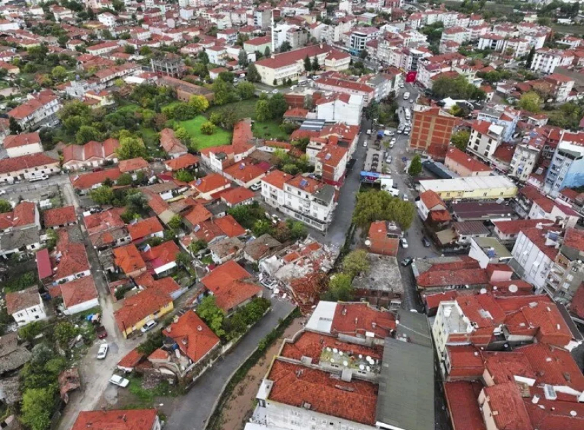 Türkiyədə baş verən zəlzələnin fəsadları aradan qaldırılır — 1