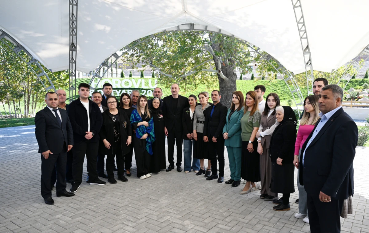 Prezident Cəbrayıl rayonunun Horovlu kəndinin sakinlərinə mənzillərin açarlarını təqdim etdi - YENİLƏNDİ — 1
