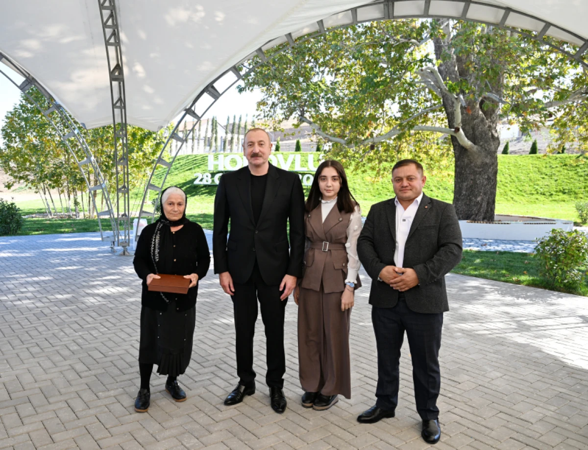 Prezident Cəbrayıl rayonunun Horovlu kəndinin sakinlərinə mənzillərin açarlarını təqdim etdi - YENİLƏNDİ — 7
