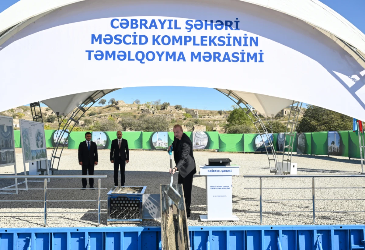 Prezident Cəbrayıl şəhər məscidinin təməlini qoydu — 3