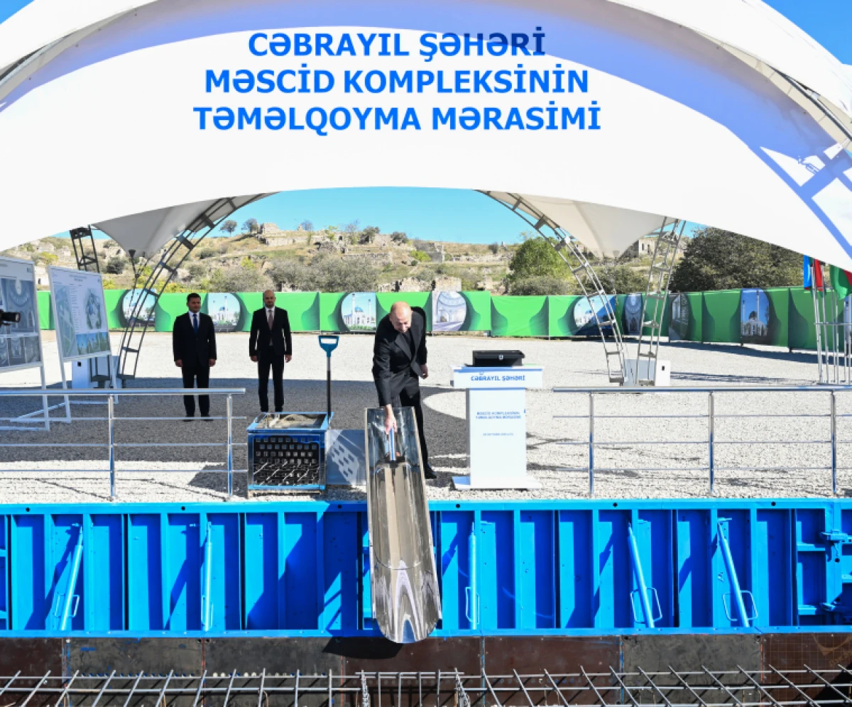 Prezident Cəbrayıl şəhər məscidinin təməlini qoydu — 4
