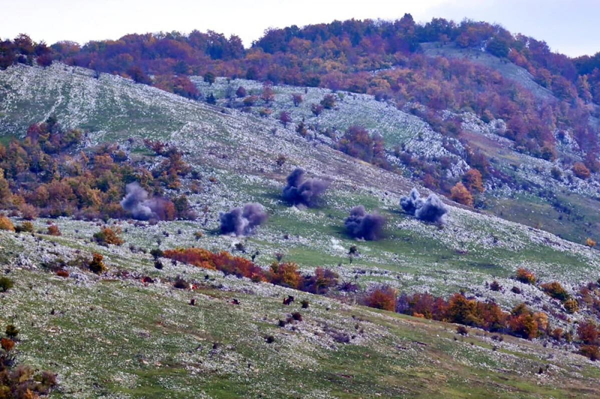 Azərbaycan və Serbiya artilleriyaçılarının birgə taktiki təlimi keçirildi — 1