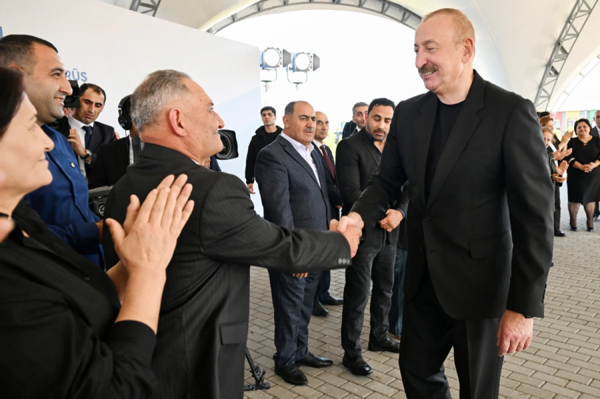 Prezident Zəngilanın Məmmədbəyli və Ağalı kəndlərinin sakinlərinə mənzillərin açarlarını təqdim etdi - YENİLƏNDİ