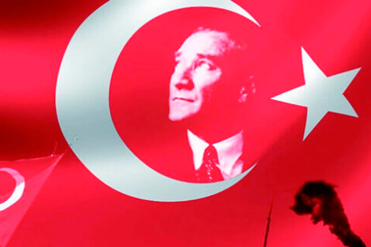 Türkiyə Cümhuriyyəti 102 yaşını qeyd edir