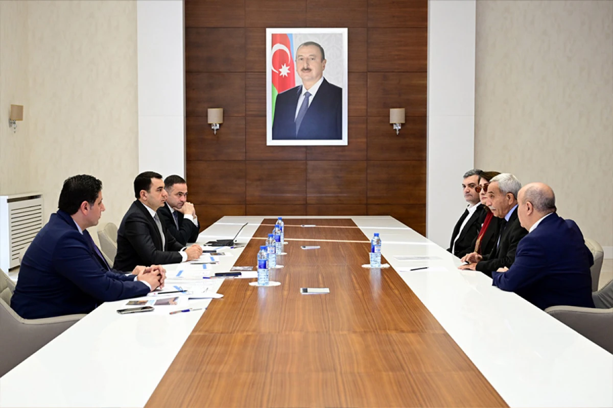 Mədəniyyət naziri Xızıda vətəndaşları qəbul etdi