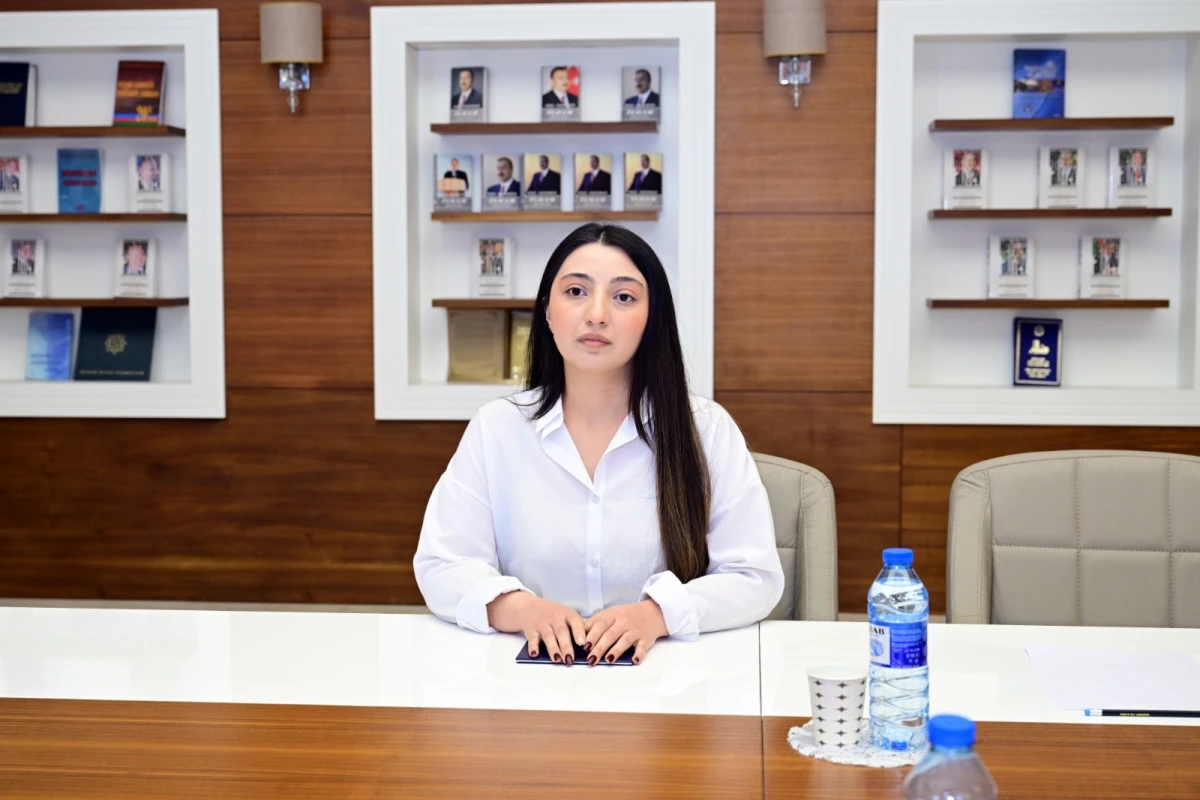 Mədəniyyət naziri Xızıda vətəndaşları qəbul etdi — 1