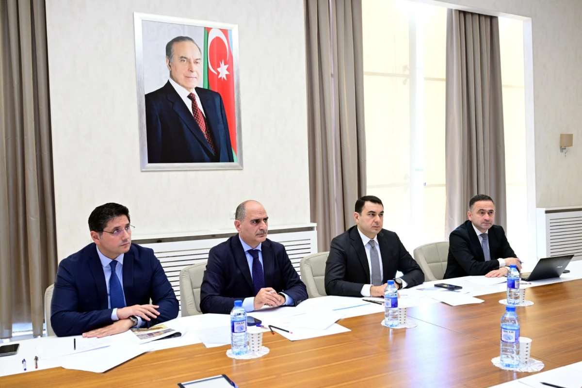Mədəniyyət naziri Xızıda vətəndaşları qəbul etdi — 2