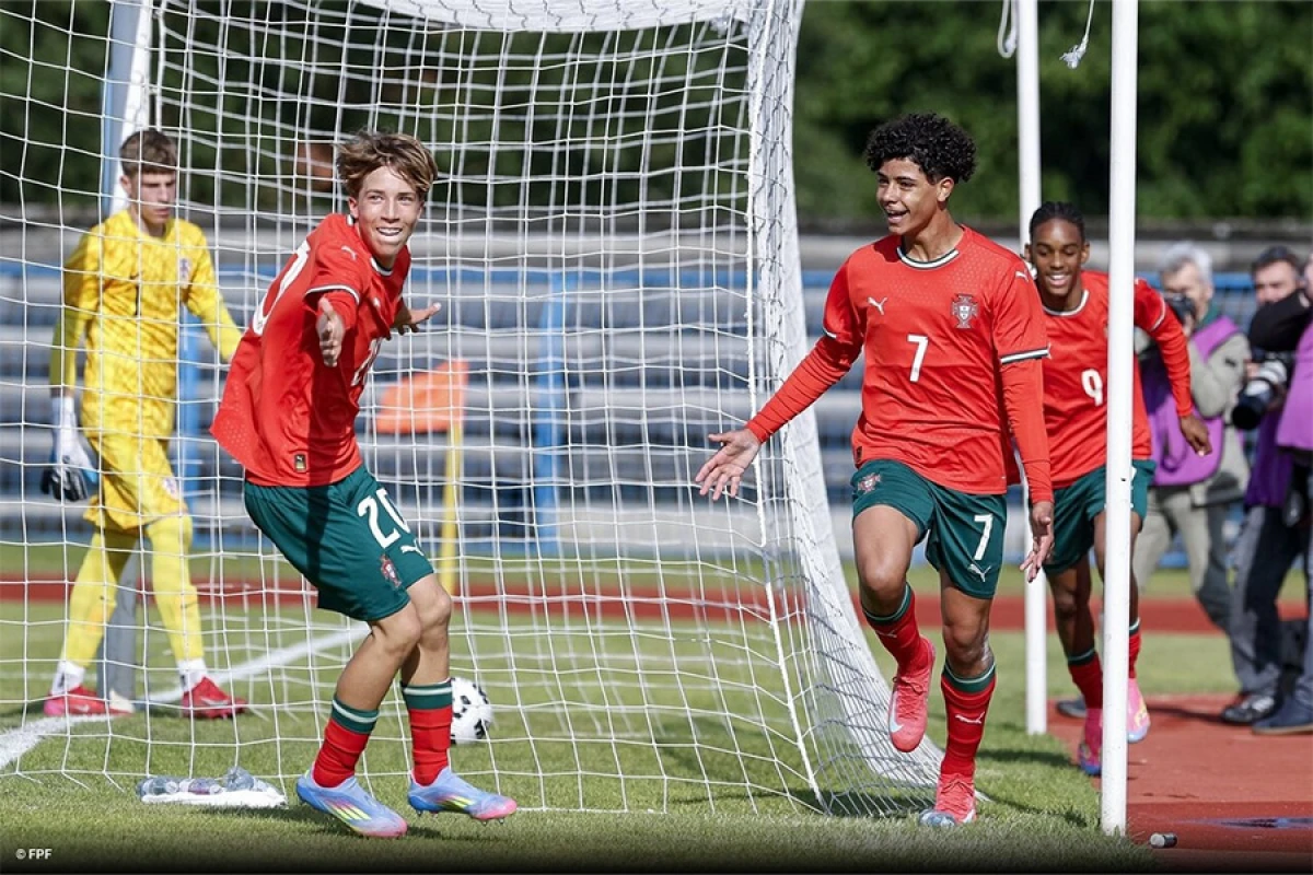 Ronaldonun oğlu debüt oyununda fərqləndi