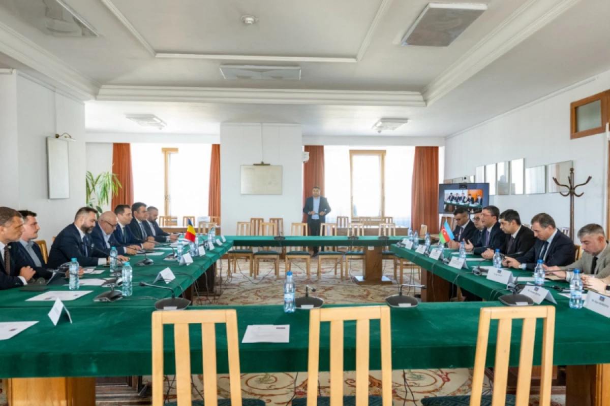 Azərbaycan nümayəndə heyəti Rumıniya Senatında görüş keçirdi