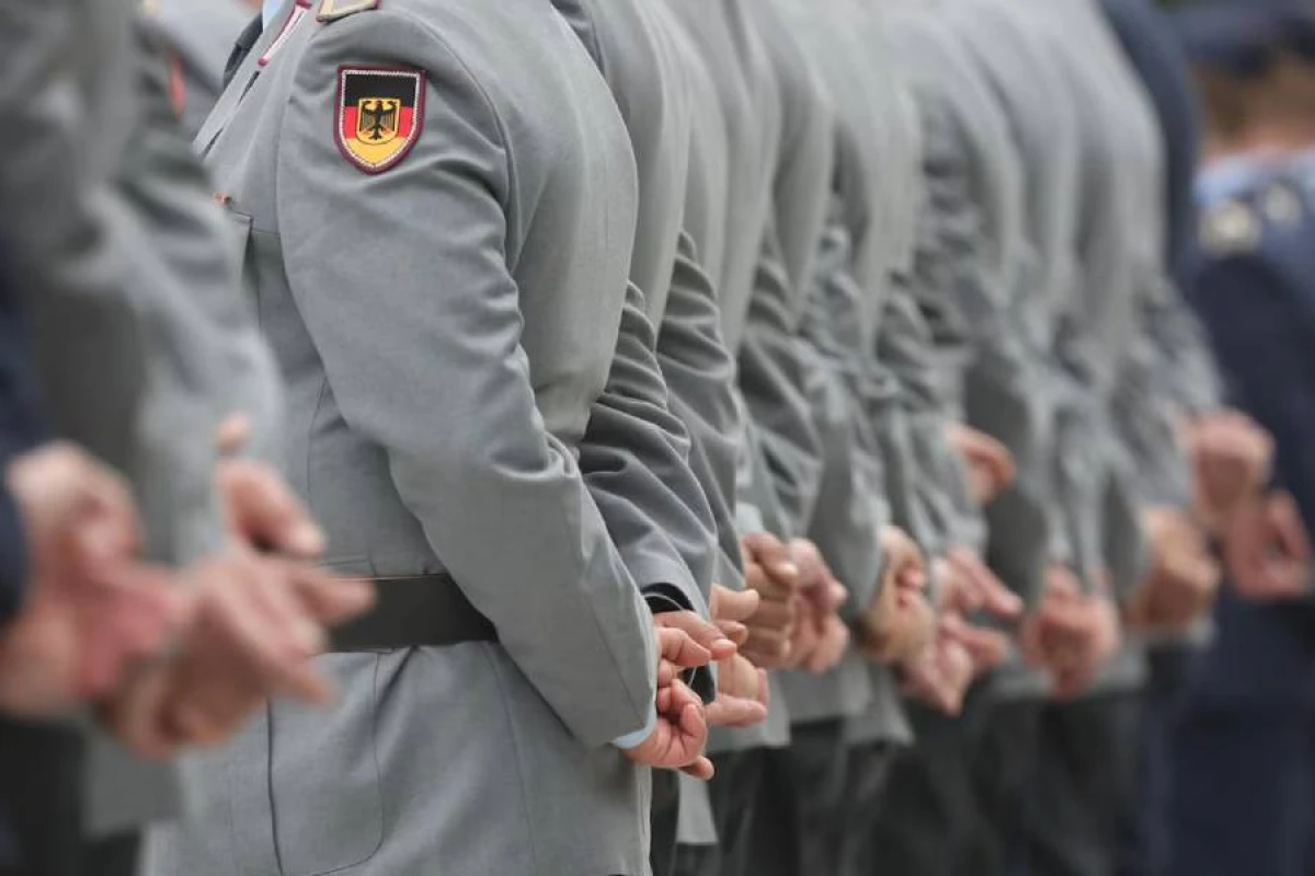 Almaniyada orduya çağırışın bərpası müzakirə olunur