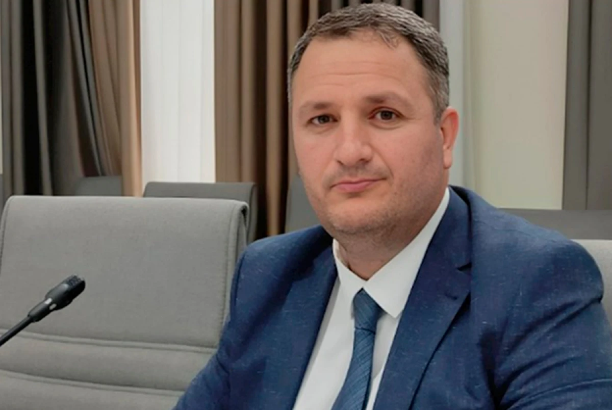 Ekspert: "Azərbaycan dili milli kimliyimizin qorunmasının əsas dayağıdır" — 1