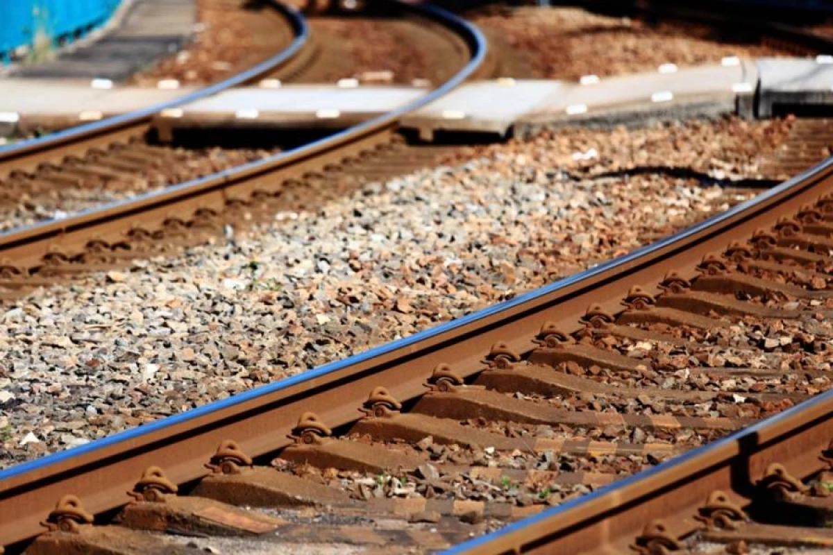 Sumqayıtda dəmir yolundan rels oğurlamaqda şübhəli bilinən şəxslər saxlanıldı