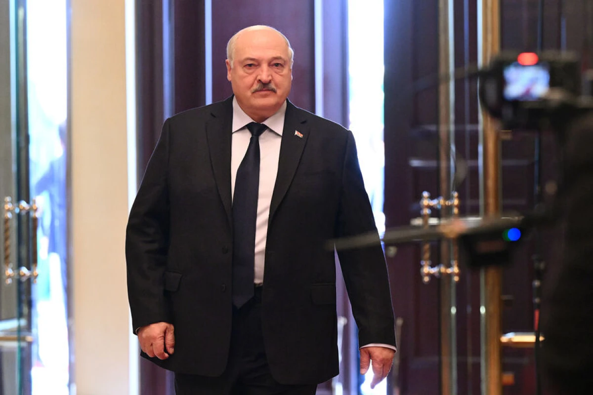 Lukaşenko: “Mənə iqtisadiyyatı verin, təhlükəsizlik isə...”