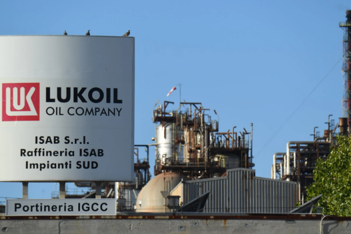 "Lukoil" Bakıya neft tədarükünü dayandırdı