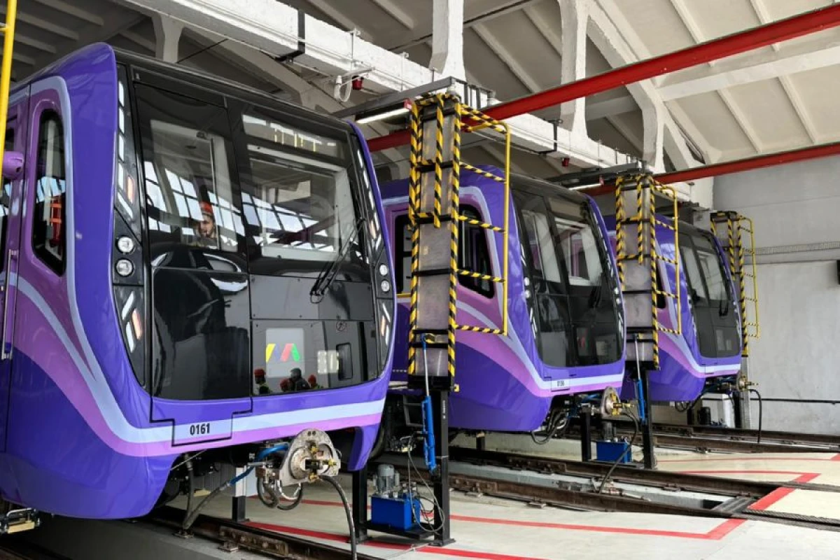 Bakı metropoliteni xətlərində daha 15 yeni vaqon istismara buraxıldı