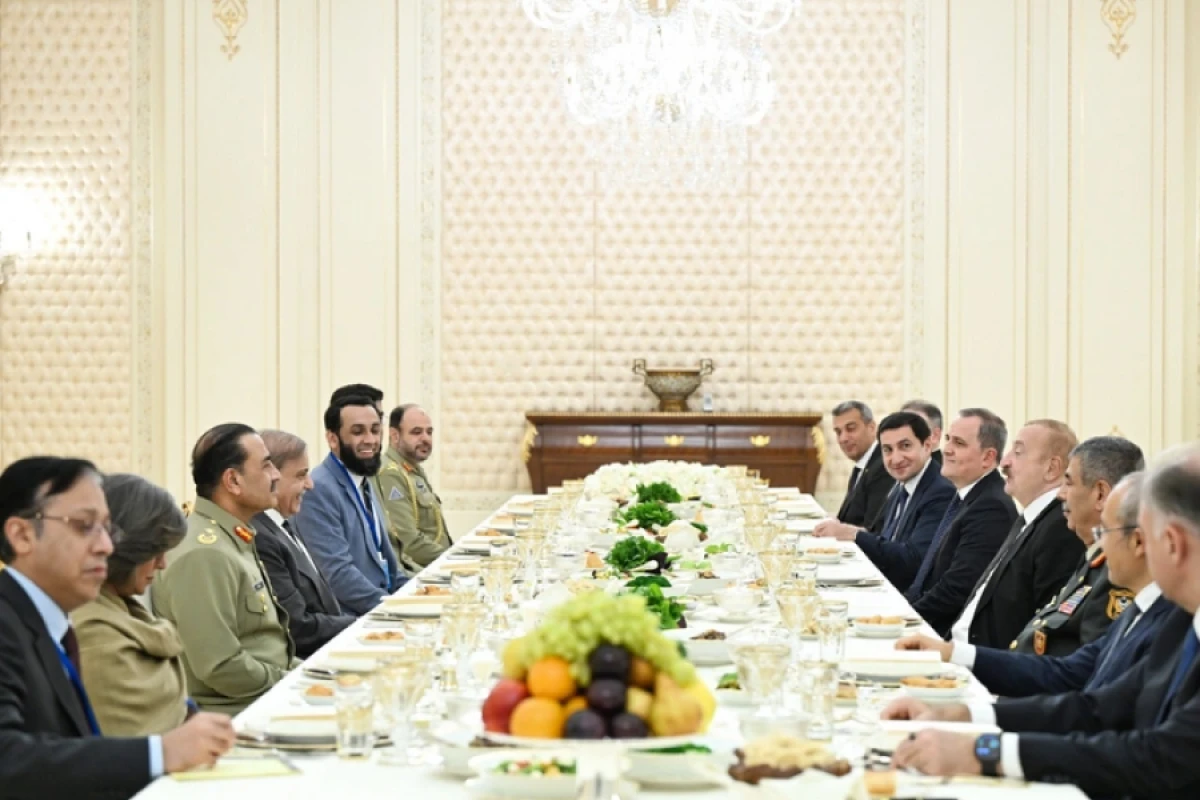 İlham Əliyev və Pakistanın Baş naziri birgə nahar etdilər