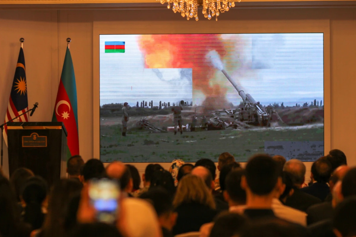 Kuala-Lumpurda Zəfər və Bayraq Günü qeyd olundu