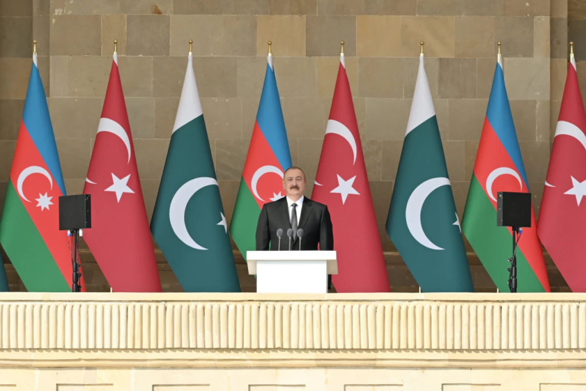 Bakıda Vətən müharibəsində Qələbənin beşinci ildönümünə həsr olunmuş Hərbi parad keçirildi - YENİLƏNDİ4