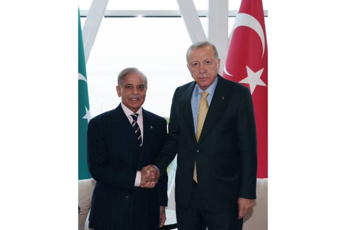 Türkiyə və Pakistan liderləri Bakıda görüşdü