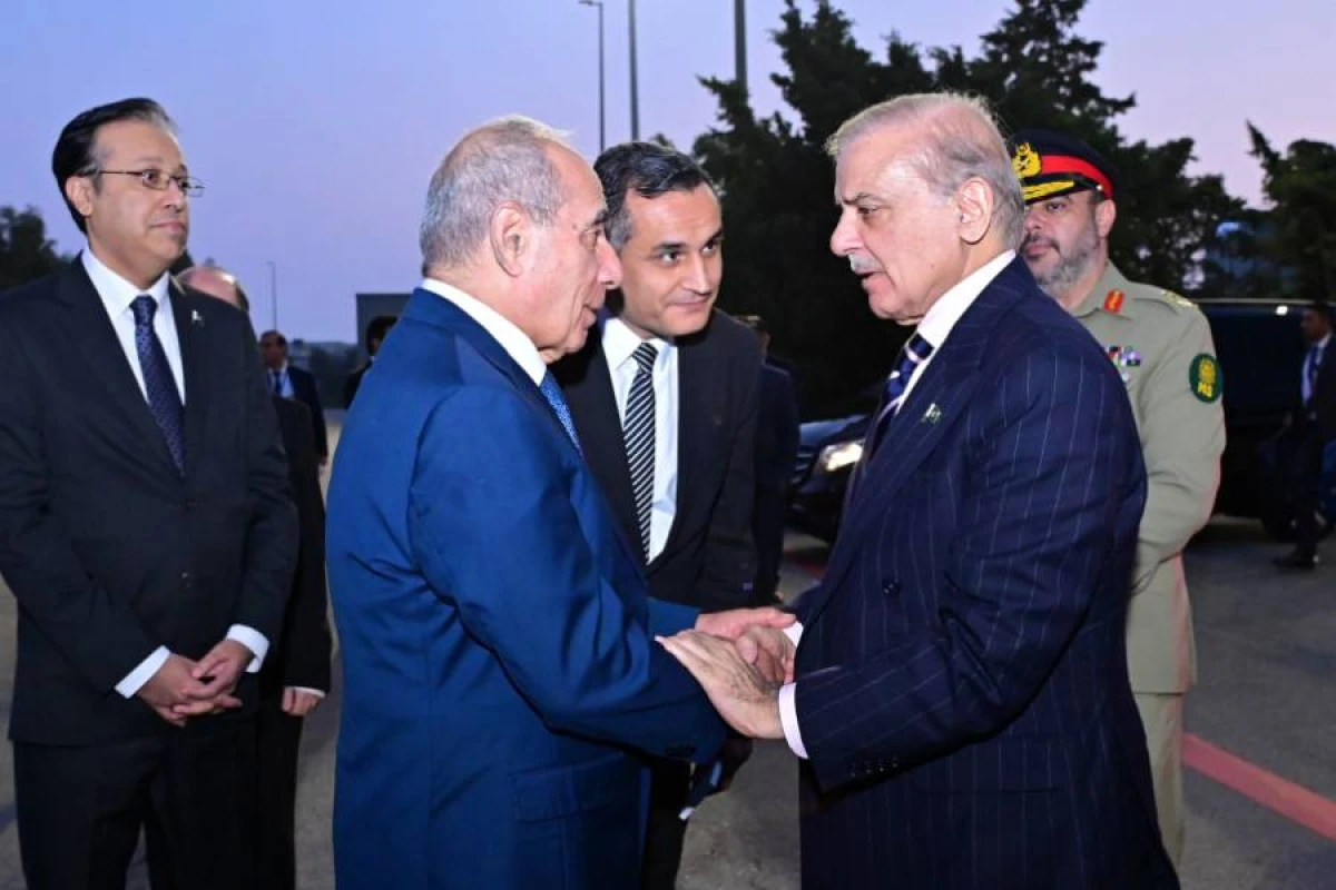 Şahbaz Şərifin Azərbaycana səfəri başa çatdı