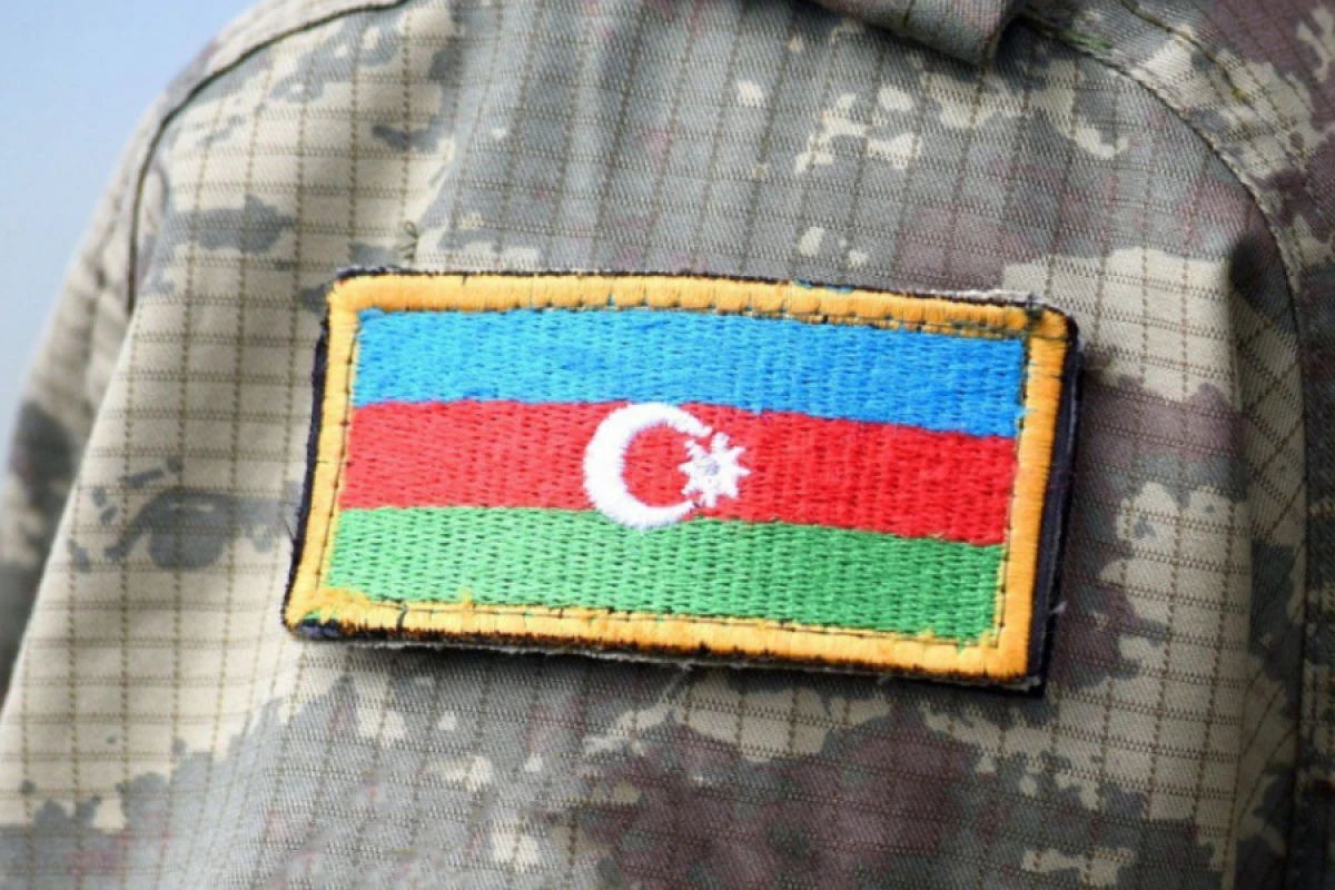 Zabitlərin dinc dövrdə həqiqi hərbi xidmət müddəti 6 ay azaldılır