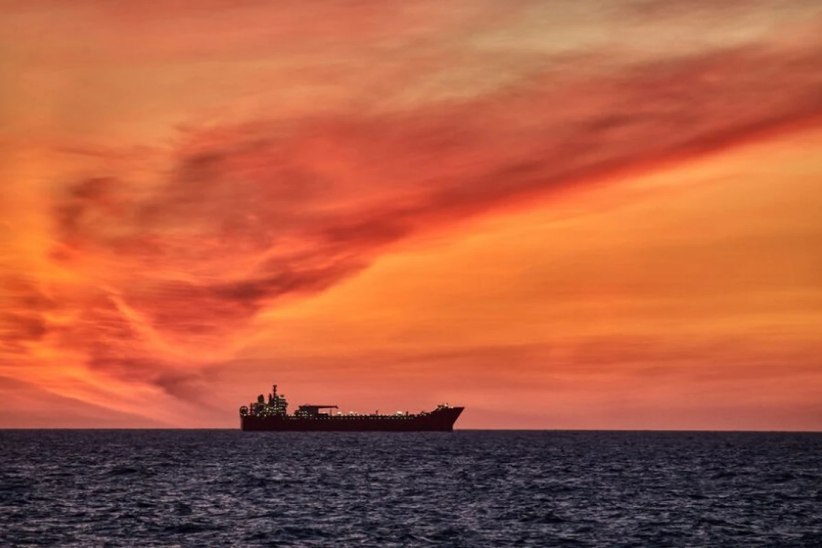 İran BƏƏ tankerini saxladı