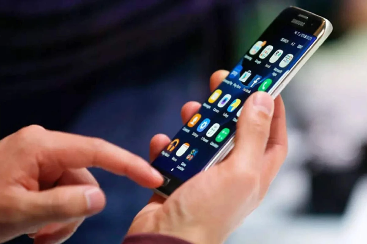 Azərbaycanda mobil rabitə gəlirləri 11 %-dən çox artdı