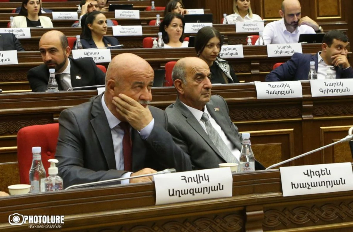 “Başkənddən imtina” təklifi: Ermənistan siyasi səhnəsində "çatlar  genişlənir"