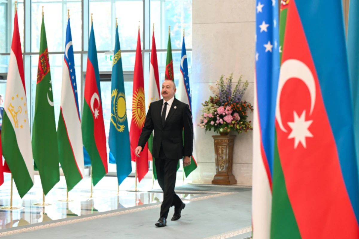 Prezident İlham Əliyev Daşkənddəki Konqres Mərkəzinə gəldi