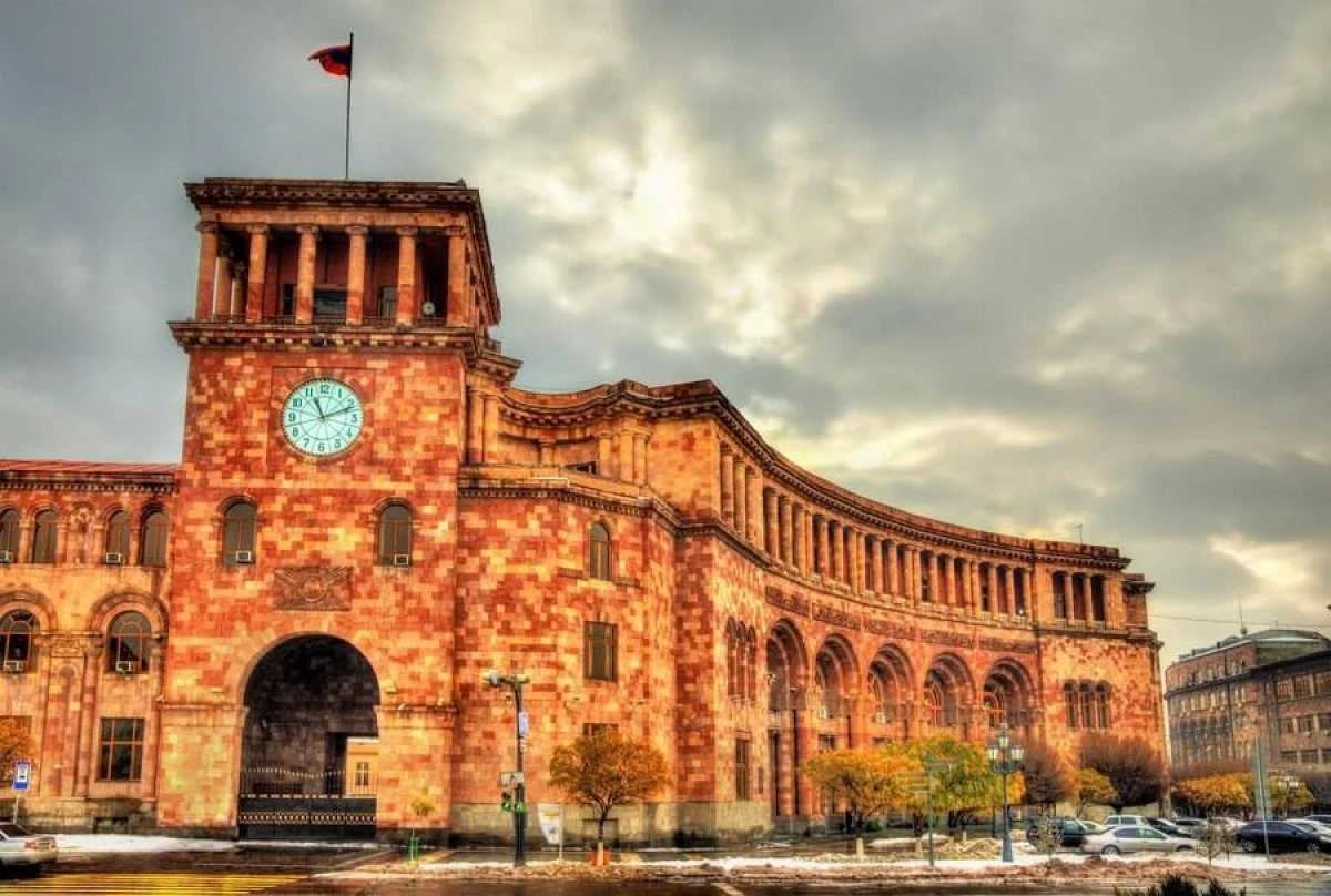 Ermənistan yeni tərəfdaş axtarışında: Rusiyadan uzaq, BƏƏ-yə yaxın...