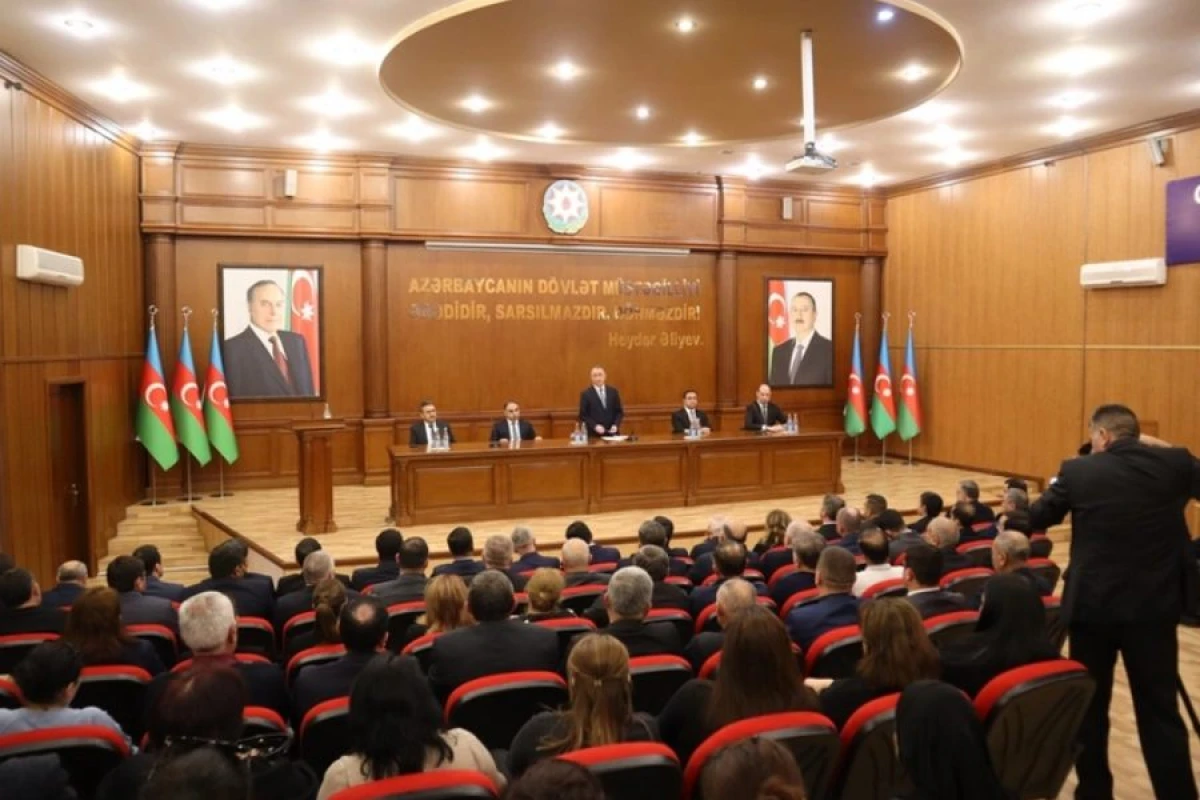 Bakı şəhərində qarlı havalara hazırlıq tədbirləri davam edir