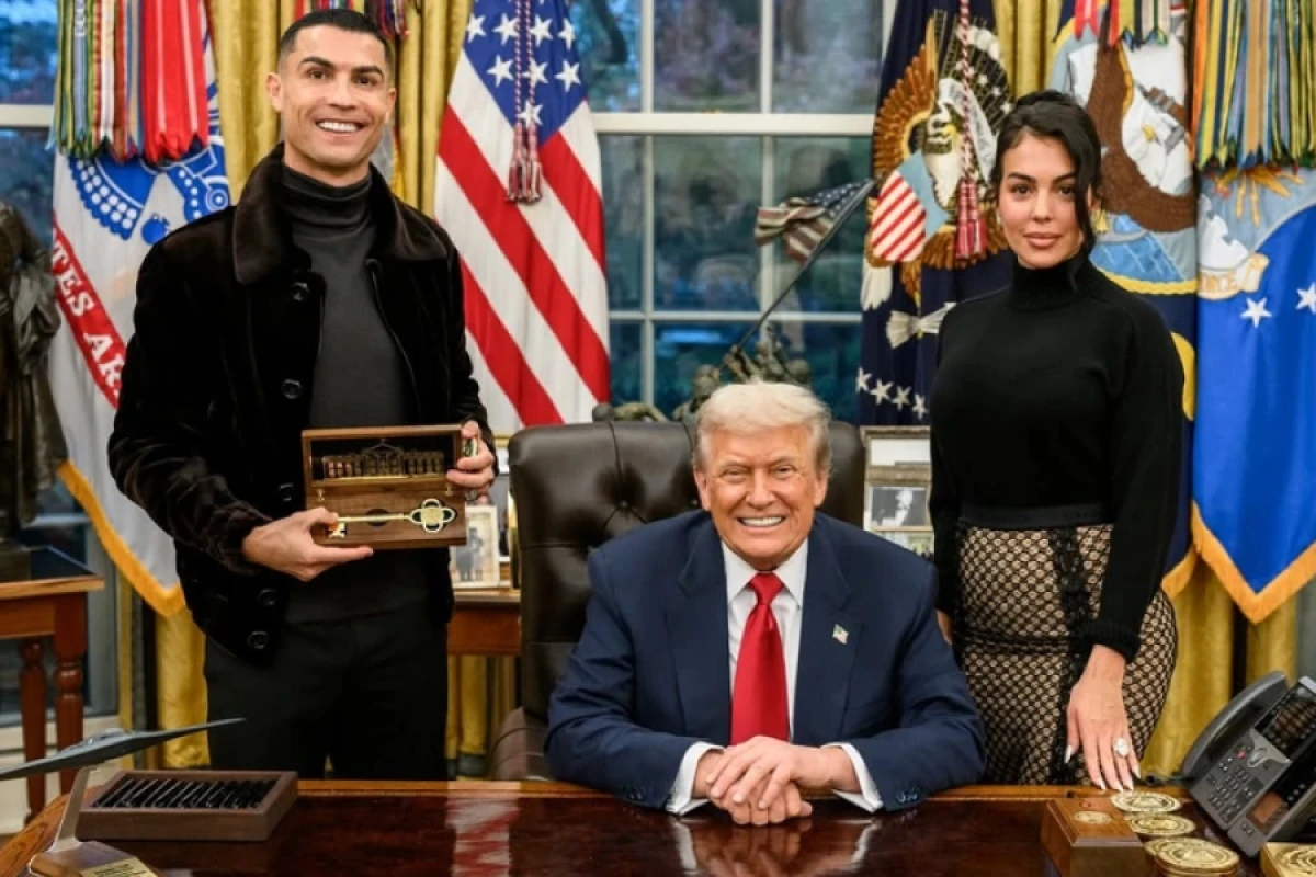 Ronaldo Ağ Evdə Donald Trampla görüşdü